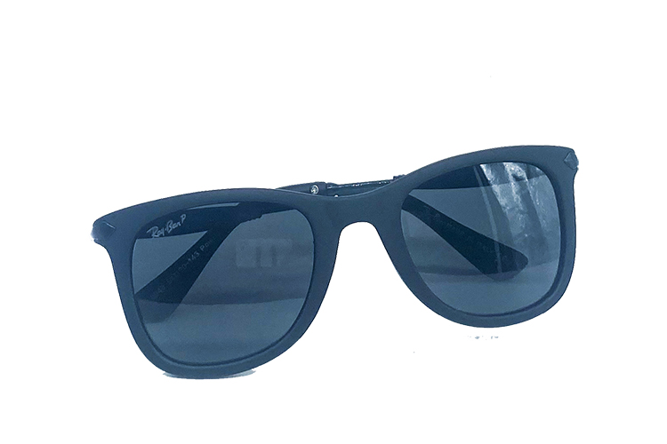 RayBan – RB3906