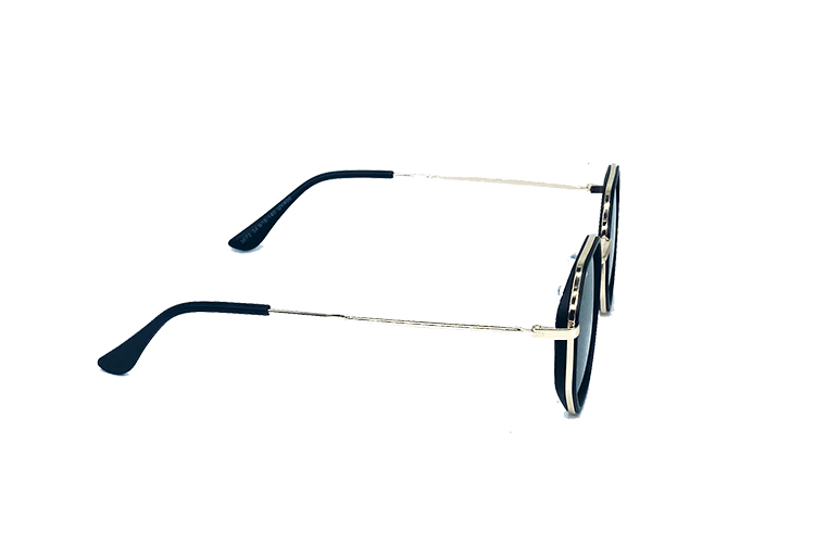 RayBan – RB3910