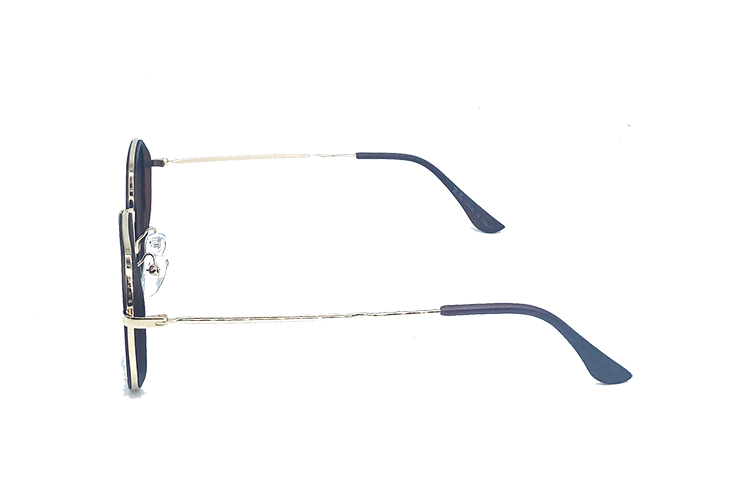 RayBan – RB3904