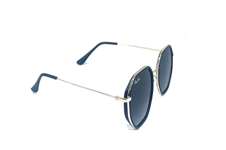 RayBan – RB3903