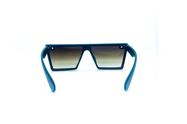 RayBan – RB3937